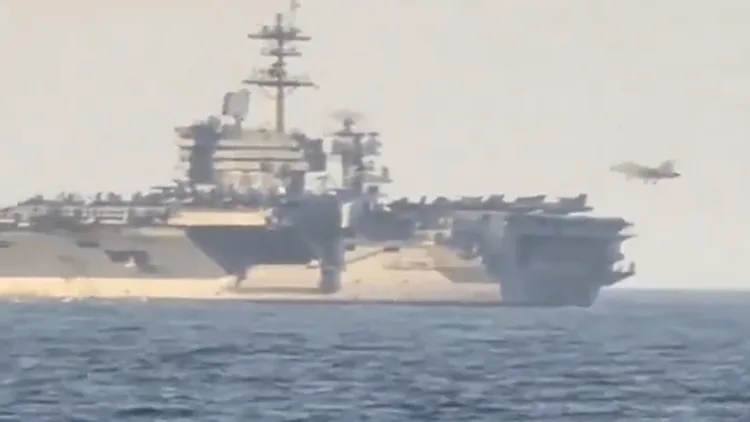 עשו מנגל על הסיפון - ואז נושאת מטוסים אמריקאית הגיעה