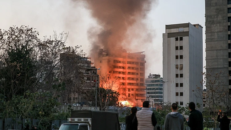 ירי מלבנון ומאיראן, תקיפות בביירות: "המערכה לא תהיה קצרה"