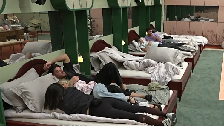 טיימליין "האח הגדול", היום ה-3: השיח על מערכות היחסים בבית