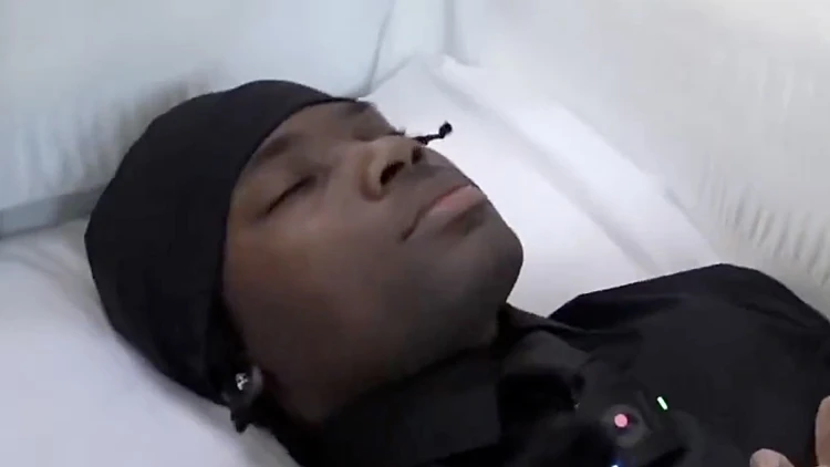 "כולם חשבו שאני מת": יוצר התוכן שערך לעצמו הלוויה בשידור חי