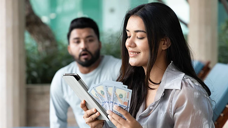 במקום להתגרש: השכירה את בעלה למאהבת שלו - והרוויחה עליהם כסף