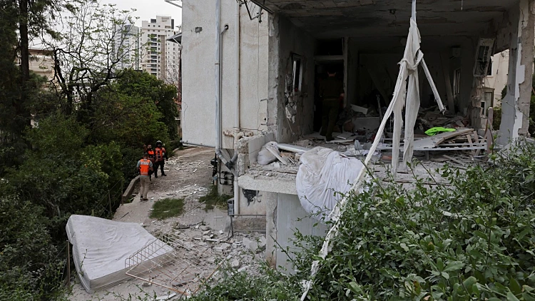 שיגורים מאיראן לצפון; נזק ב-4 זירות נפילה במרכז