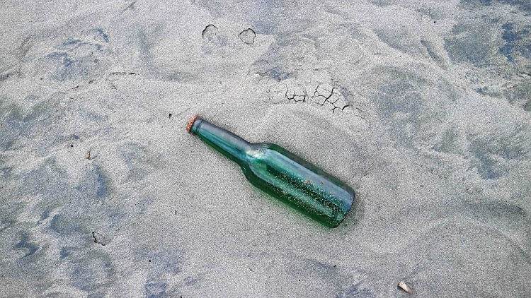 שנתיים בים: הבקבוק שנזרק ביבשת אחת והגיע לאחרת, ומה נכתב בו?