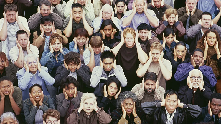 מתעוררים כל לילה בבהלה: הרעש שאף אחד לא מצליח להסביר