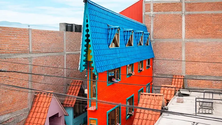 63 ס״מ בלבד: הבית שאפשר לגור בו - אבל בקושי לזוז