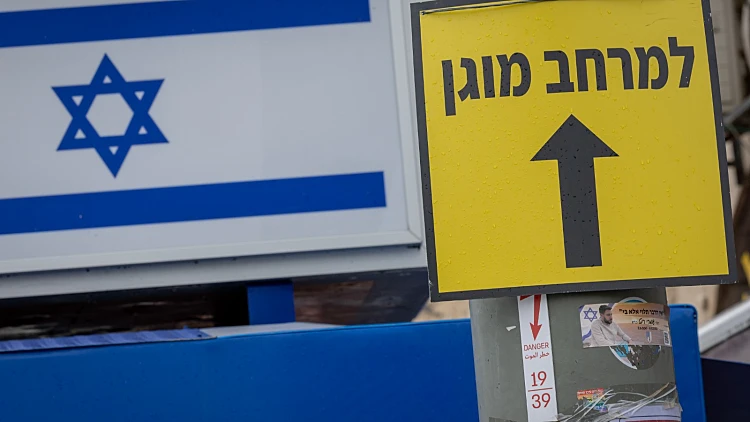 מאפס למאה בדקה: הכוננות זינקה - ומדינה שלמה חזרה למקלטים