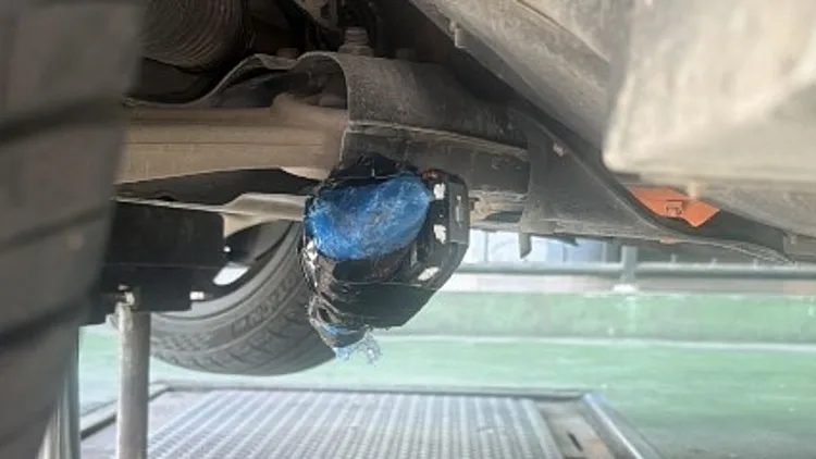 מטען הדמה שאותר ברכב שוטר