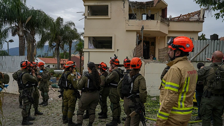 מטחים מלבנון לצפון: נפילות בקריית שמונה, שני גברים נפצעו קל