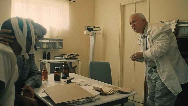 המעברה VOD | פרק 4: ברוך רופא חולים