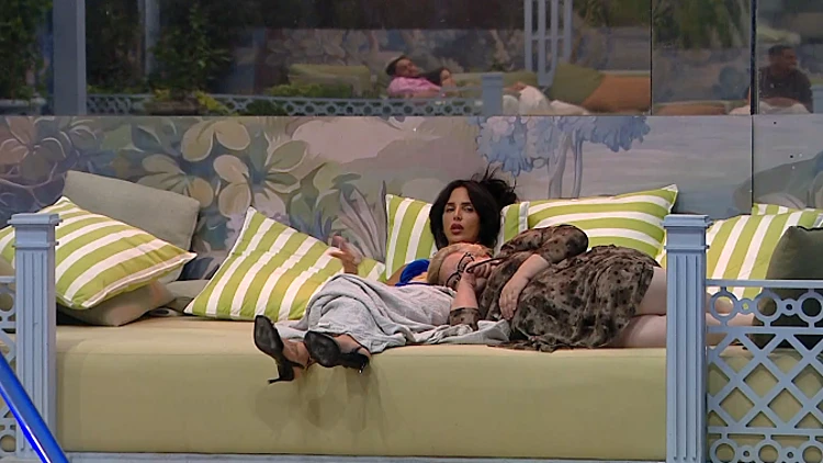 טיימליין "האח הגדול", היום ה-25: גל דואגת - "היא מנצלת אותו"