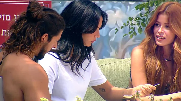 הודיה וזוהר מול גל: "בת 36 שמתנהגת כמו ילדה בת ארבע"