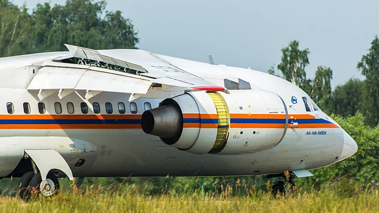 מאות נתקעו ימים בקור קיצוני באי מבודד אחרי נחיתת חירום