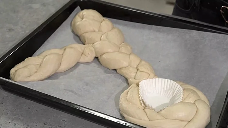 סגולה לפרנסה: מה עומד מאחורי חלת המפתח - ואיך תכינו בעצמכם?