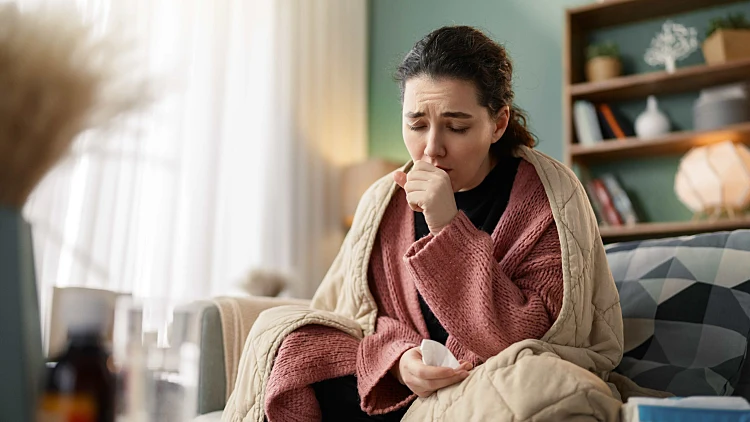 שיעול טורדני התגלה כעגיל שנתקע לה בריאות