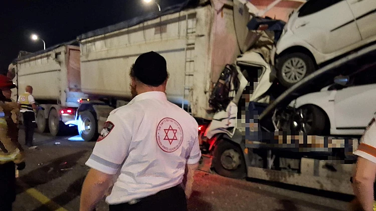 זירת התאונה בכביש 4