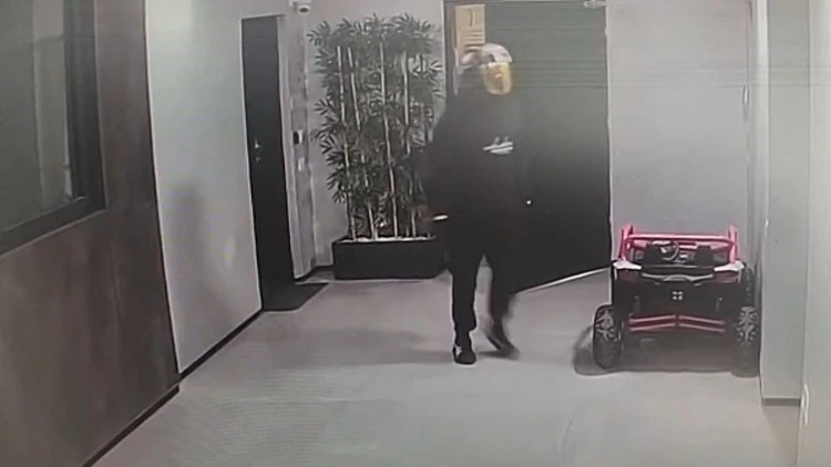 קרבות ארגוני הפשיעה: קומה שלמה בבניין בר"ג נפגעה בפיצוץ מטען