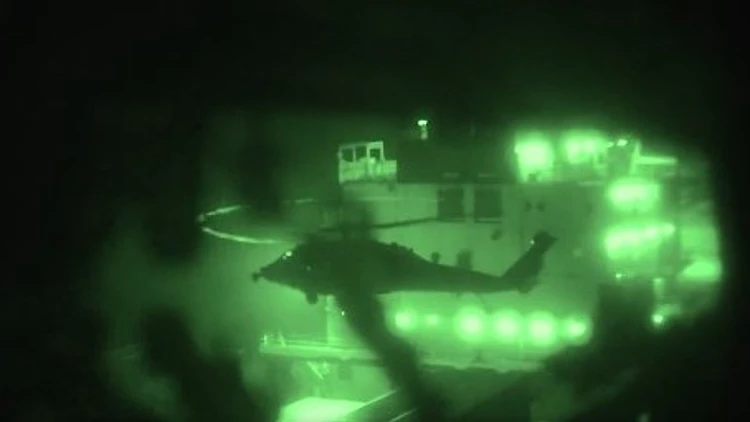 "המארינס עלו לסיפון": ארה"ב עצרה ספינה איראנית שהפרה את המצור