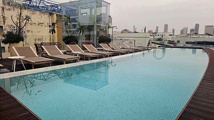 במיטה עם מדונה: הכירו את מלון הבוטיק היפה במיקום המושלם בעיר