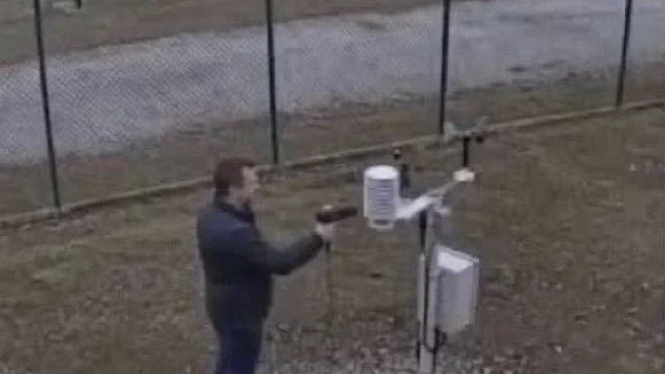 הימרו על מזג האוויר - וחיממו את המדחום עם פן לשיער