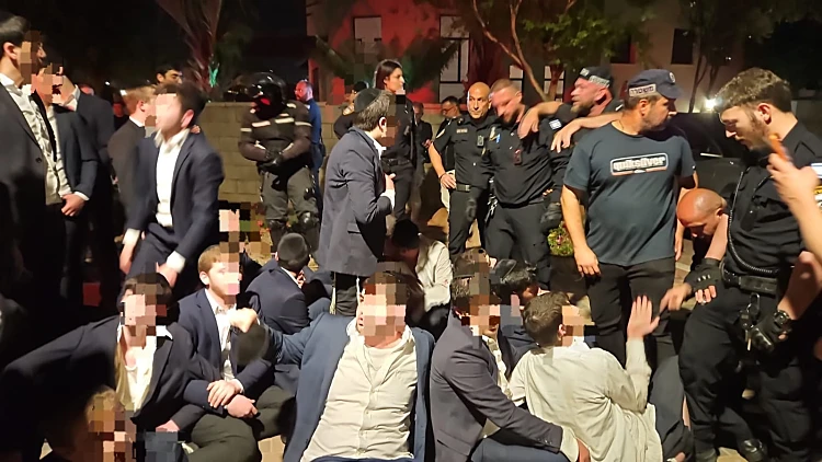 חרדים קיצונים פרצו לבית מפקד המשטרה הצבאית: "חציית קו אדום"