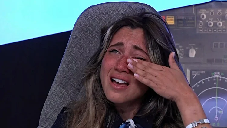 "אולי אין לי עמוד שדרה": רפאלה מתפרקת אחרי מה שטל אמרה עליה