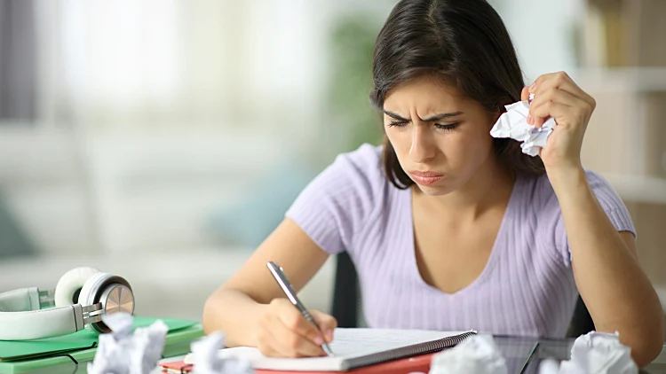 מחקר חדש קובע: אנשים עם ADHD מתמודדים היטב עם הסחות דעת