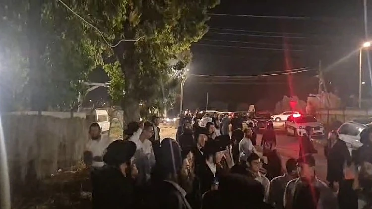 מחאת החרדים מסלימה: עשרות פרצו לתחנת המשטרה בבית שמש