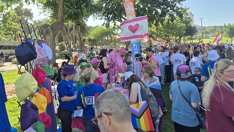 "דורשות ודורשים שינוי": מצעד הגאווה בירושלים יצא לדרך