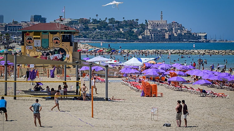 התחזית לסוף השבוע: הקלה בחום, הים מסוכן לרחצה