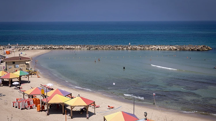 חוף הים בתל אביב