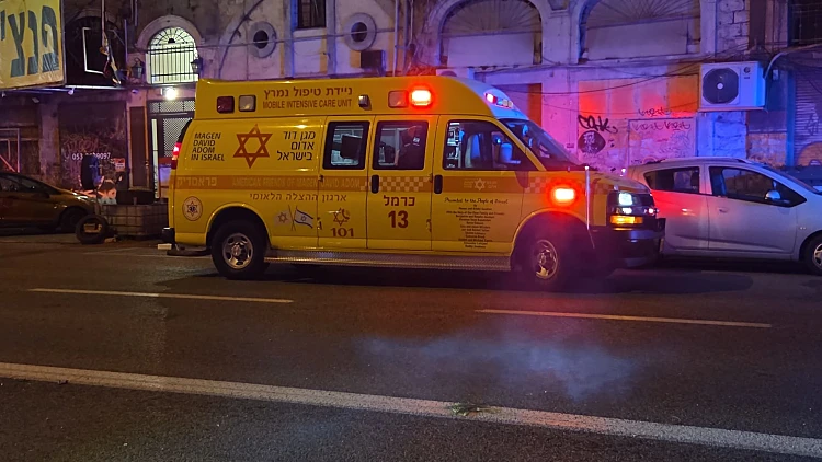 אישה נפצעה אנושות מדקירות בדירה בחיפה, בן זוגה נעצר