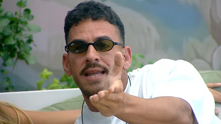 "מלך העיוותים הראשי לעולם חסדו": העימות הדרמטי של עומר וגל