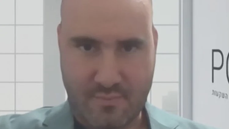 הנכס היוקרתי של מיכל הקטנה על המדף