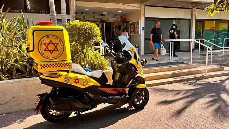 זירת טביעת הילד בבריכה הציבורית בחולון