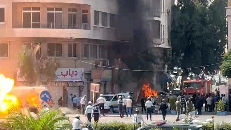 מטענים התפוצצו ליד המלון של מקרון בדמשק: "לא נכח במקום"