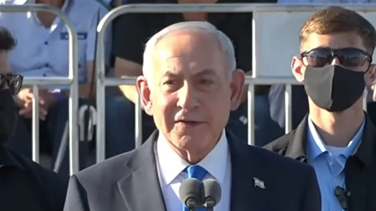 נתניהו במסדר כנפיים