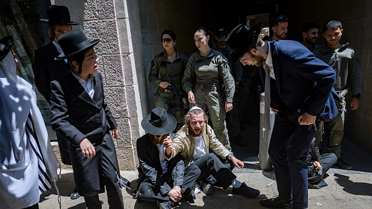 שבת שנייה ברציפות: עימותים בין חרדים לחילונים בבית קפה בי-ם