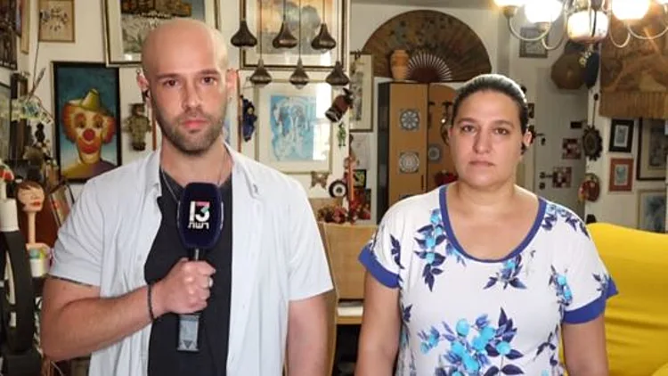 "השגרה שלהם היא לעמוד ליד העינית של הדלת ולהסתכל בפחד"