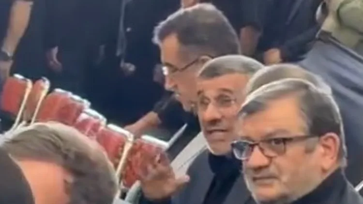 נעצר? באיראן פרסמו תיעוד של אחמדינג'אד "באירוע לחמינאי"