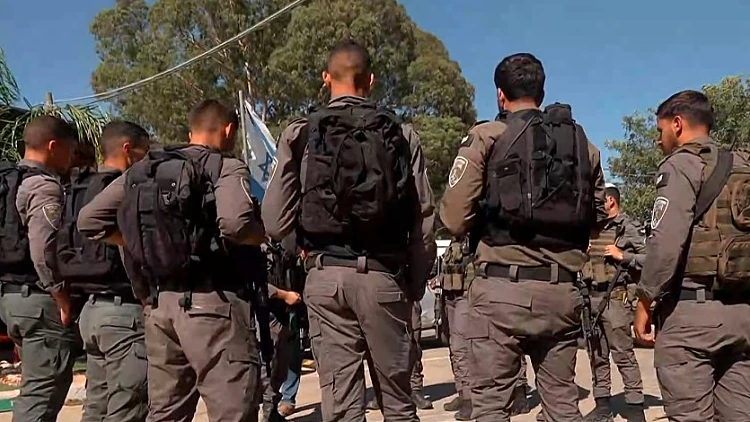 "מזהים עליית מדרגה": עם לוחמי מג"ב בלב המהומות ביו"ש