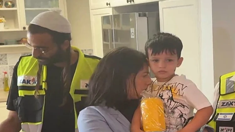 איחוד מרגש: יובל בן ה-4 חזר הביתה - ופגש את האיש שמצא אותו