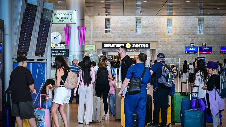 נוסעים בנתב"ג