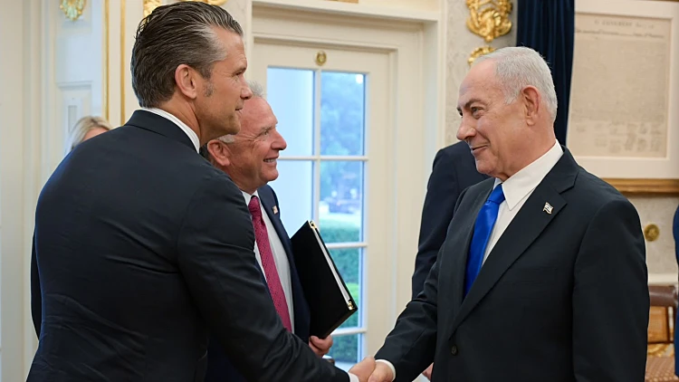 לקראת הבחירות: פגישת נתניהו ויועץ הסקרים בארה"ב