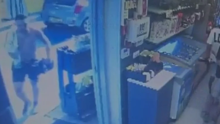 בתחנת הדלק, רגע לפני שנעלם: התיעוד האחרון של אלדר דיין