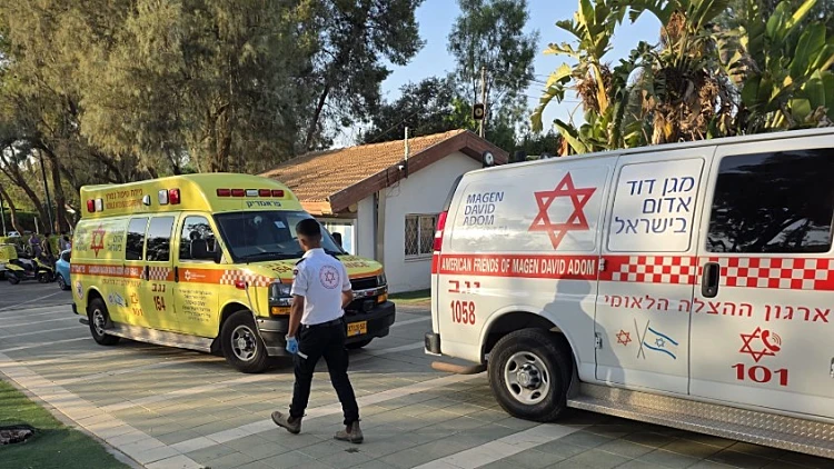 אמבולנס בזירת הטביעה בעומר