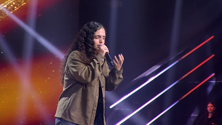 נופר שוקר - "יכולה לבד"
