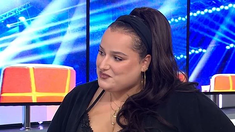מתמודדת "דה וויס" שנכנסה לנעליו של פרדי מרקורי