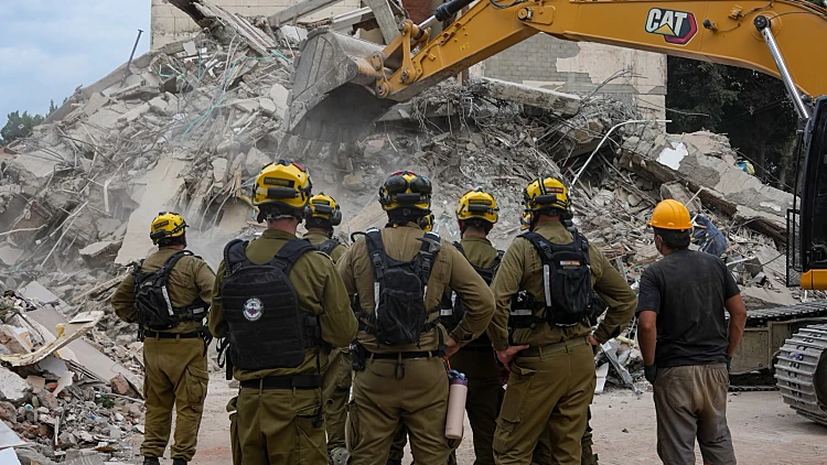 שבוע אחרי הרעש: נמשכים מאמצי החילוץ של פיקוד העורף בקולומביה