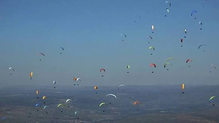 ריחפו 100 ק"מ באוויר: כך הוכרע הקרב בין טובי טייסי העולם