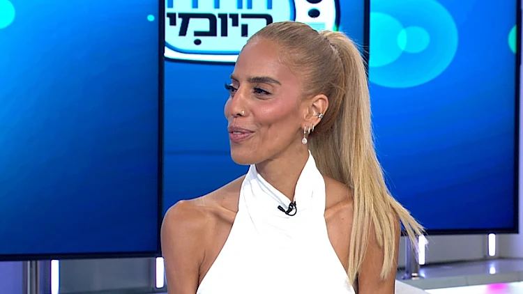 המהפכה השקטה של האיפור הקבוע: מראה זוהר, מודגש וטבעי לחלוטין
